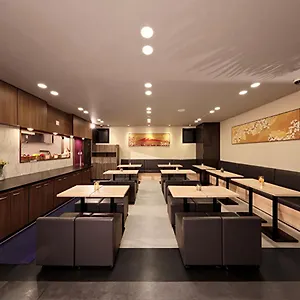 Hotel Shinsaibashi-higashi Crystal, Osaka